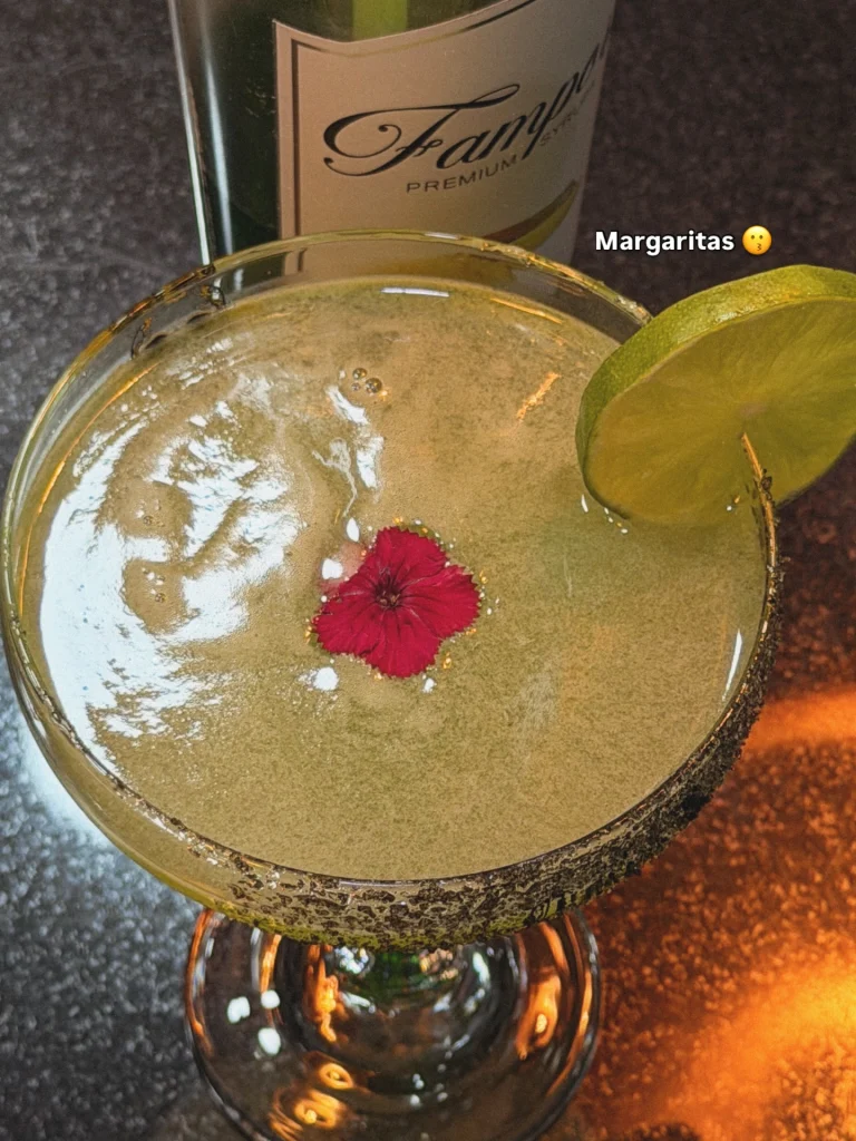 Instagram post from estrena.horeca. This post is in position 7.