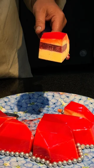 Instagram post from estrena.horeca. This post is in position 1.