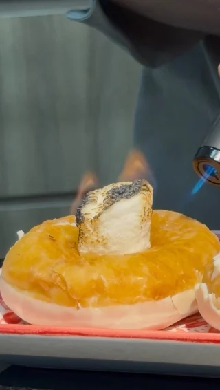 Instagram post from estrena.horeca. This post is in position 3.