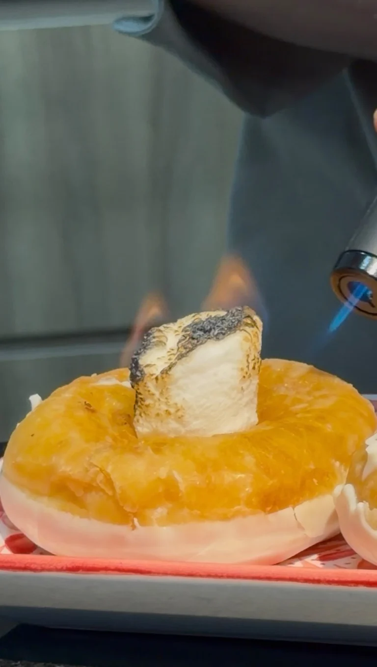 Instagram post from estrena.horeca. This post is in position 2.