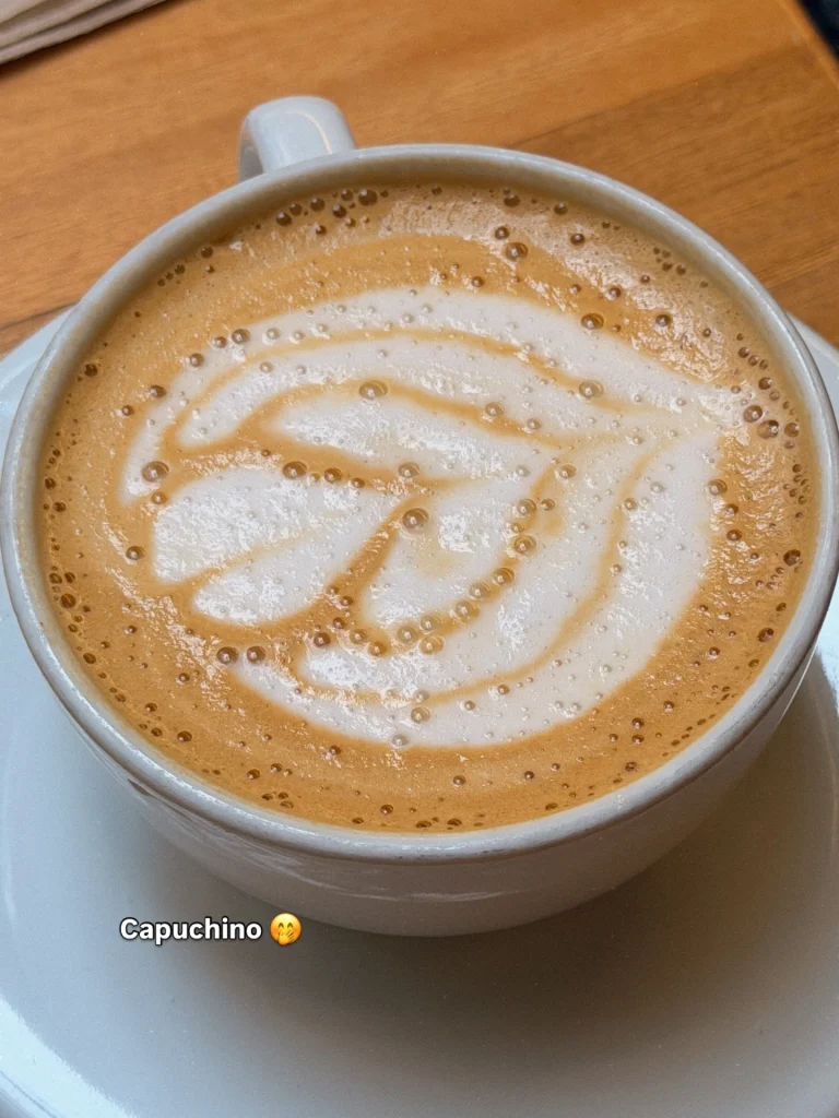 Instagram post from estrena.horeca. This post is in position 4.