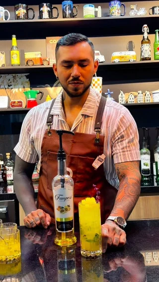 Instagram post from estrena.horeca. This post is in position 9.