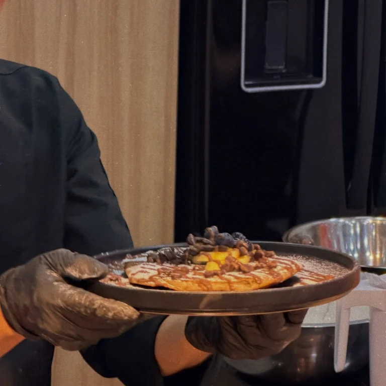 Instagram post from estrena.horeca. This post is in position 3.