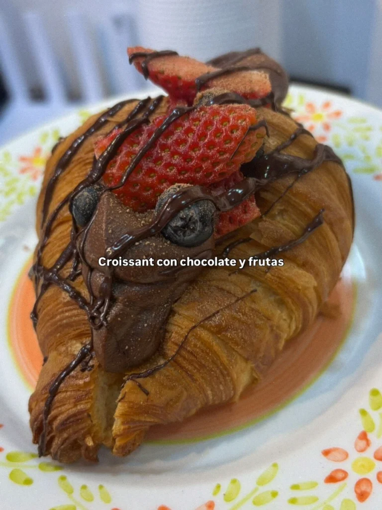 Instagram post from estrena.horeca. This post is in position 1.