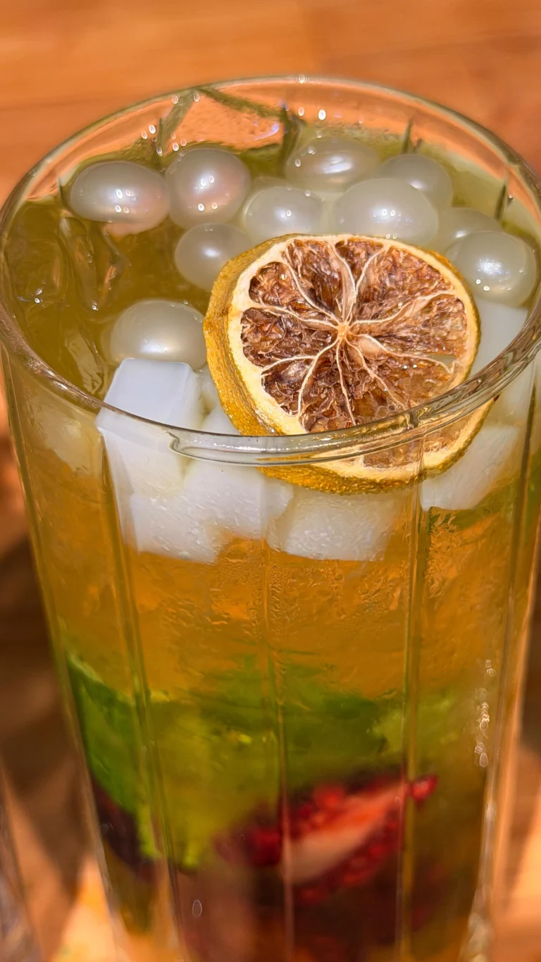 Instagram post from estrena.horeca. This post is in position 12.