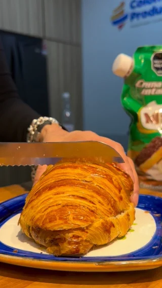 Instagram post from estrena.horeca. This post is in position 17.